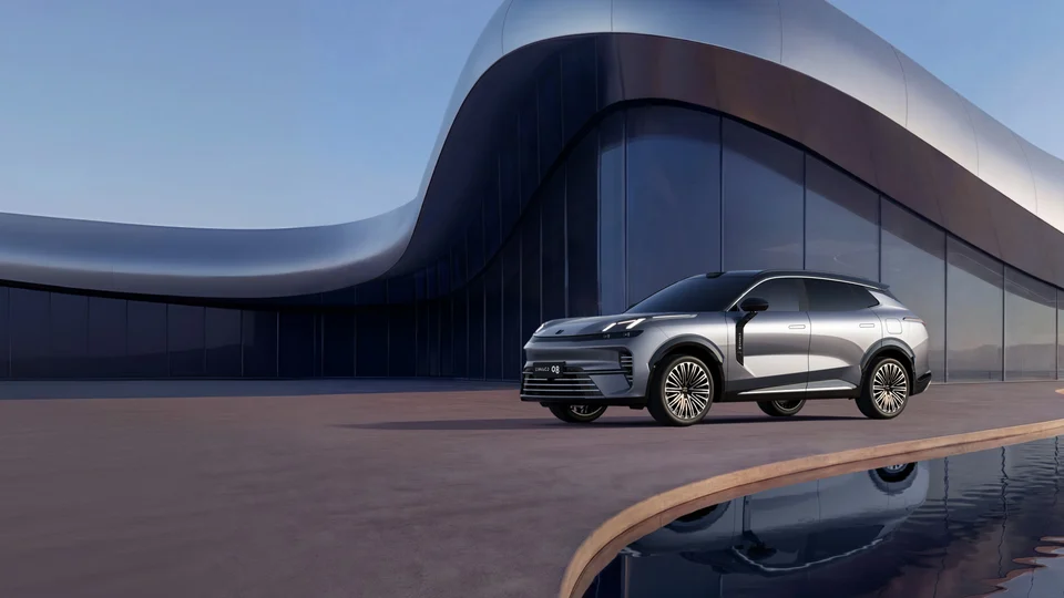Lynk & Co 08 EM-P