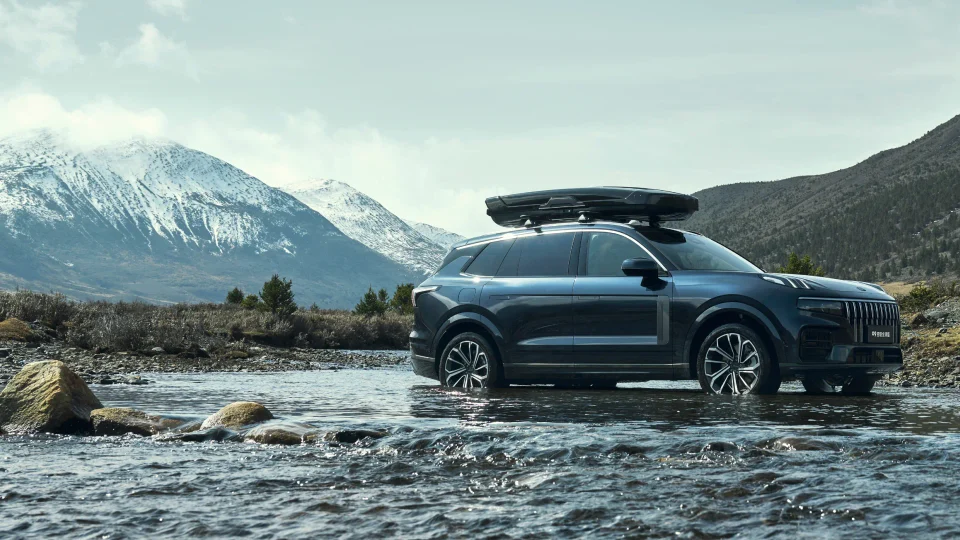 Lynk & Co 09 MHEV