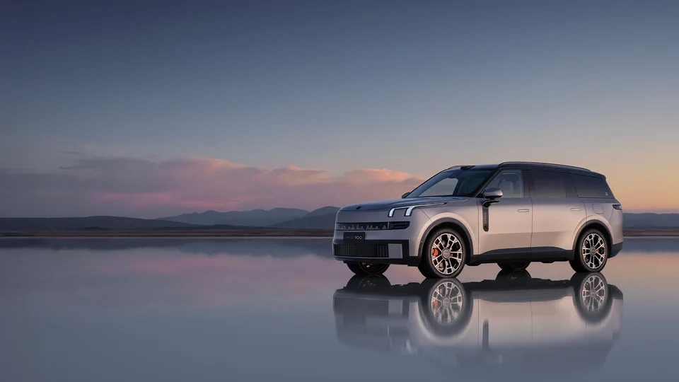 Lynk & Co 900 Six-seat