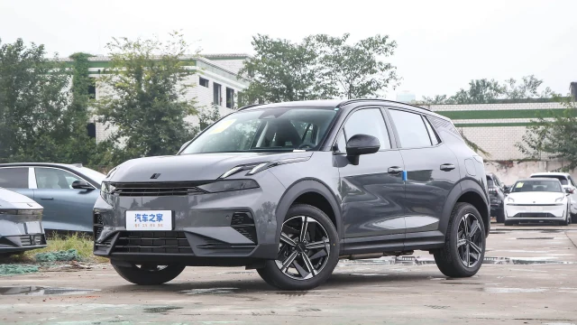 Lynk & Co 06 EM-P