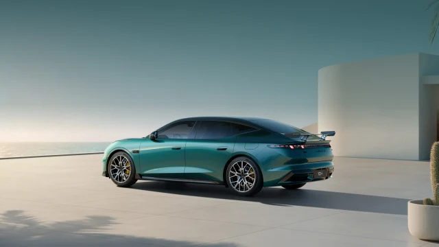 Lynk & Co 10+