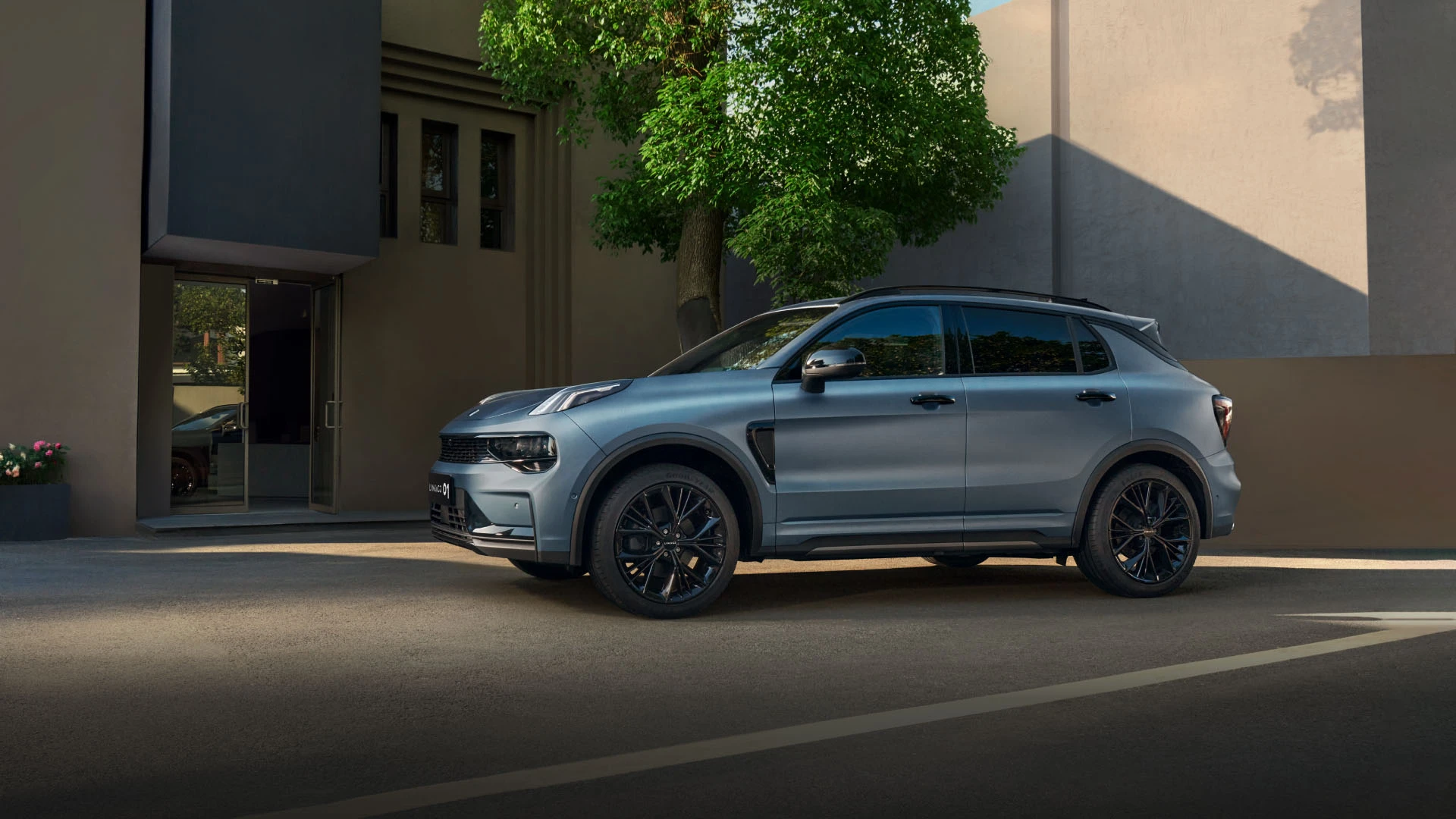 Lynk & Co 01 — Gallery 12