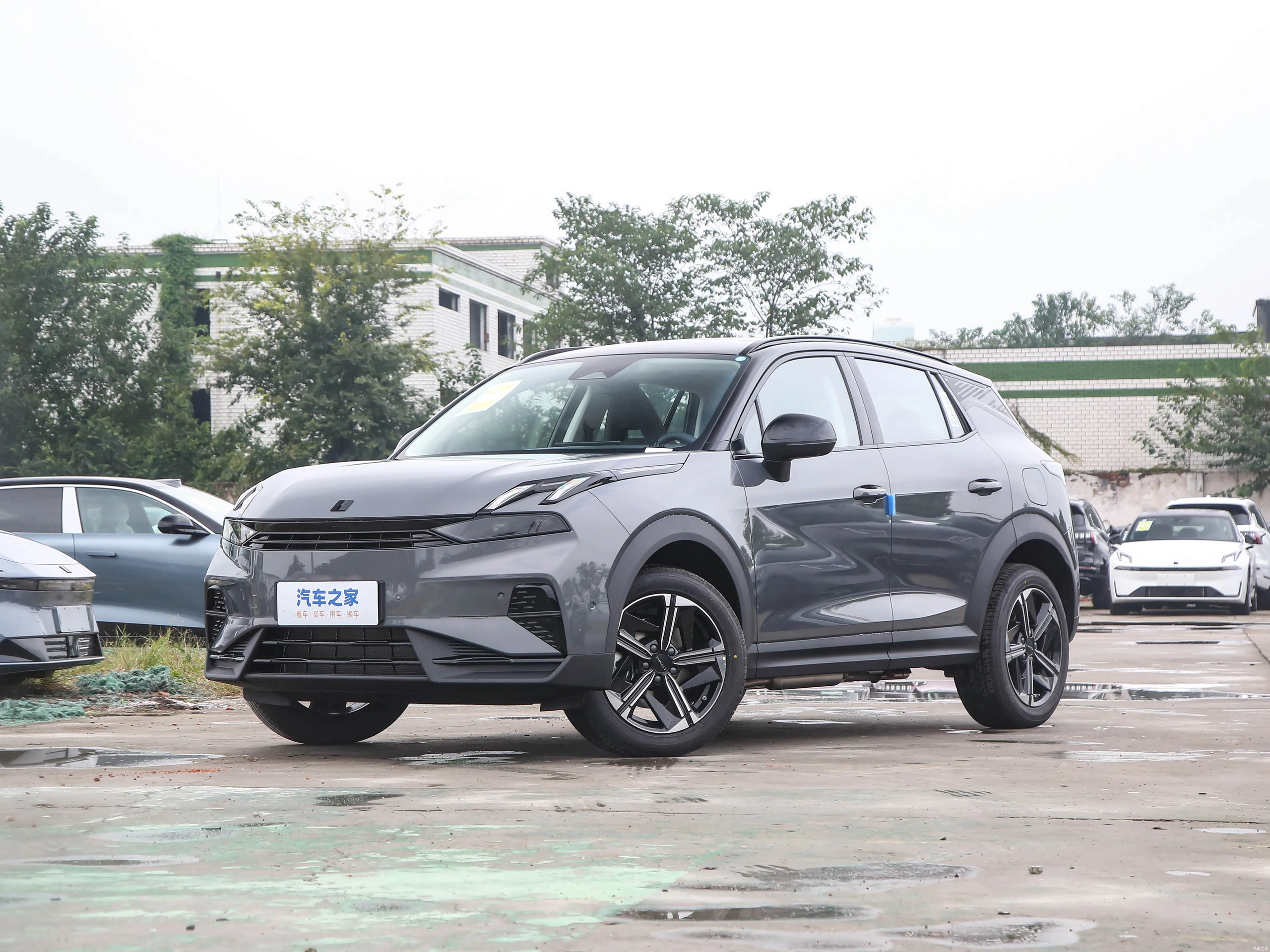 Lynk & Co 06 EM-P