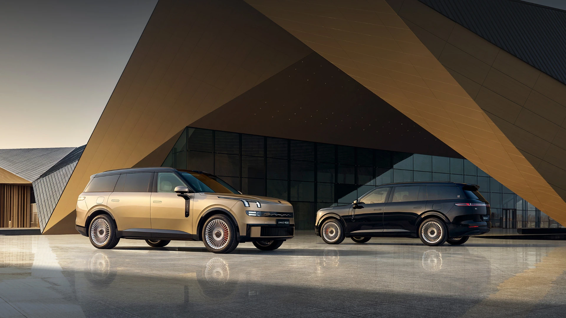 Lynk & Co 900 Five-seat — Gallery 1