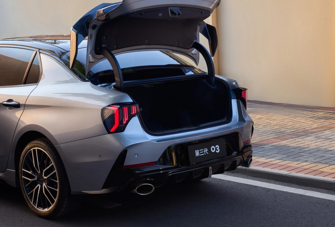 Lynk & Co 03 — Gallery 6