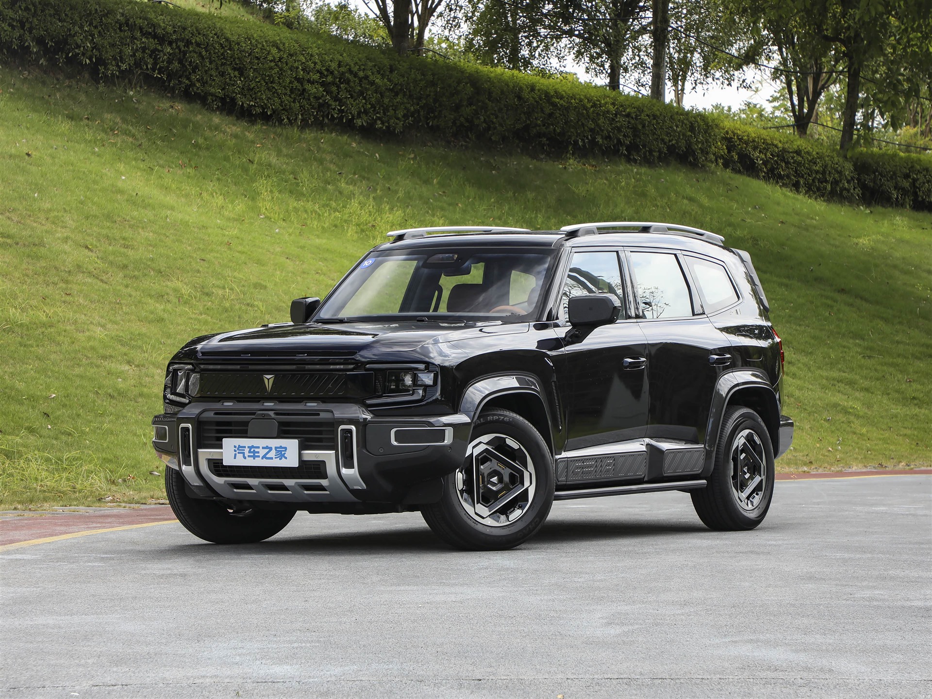 DEEPAL G318 Front three-quarter