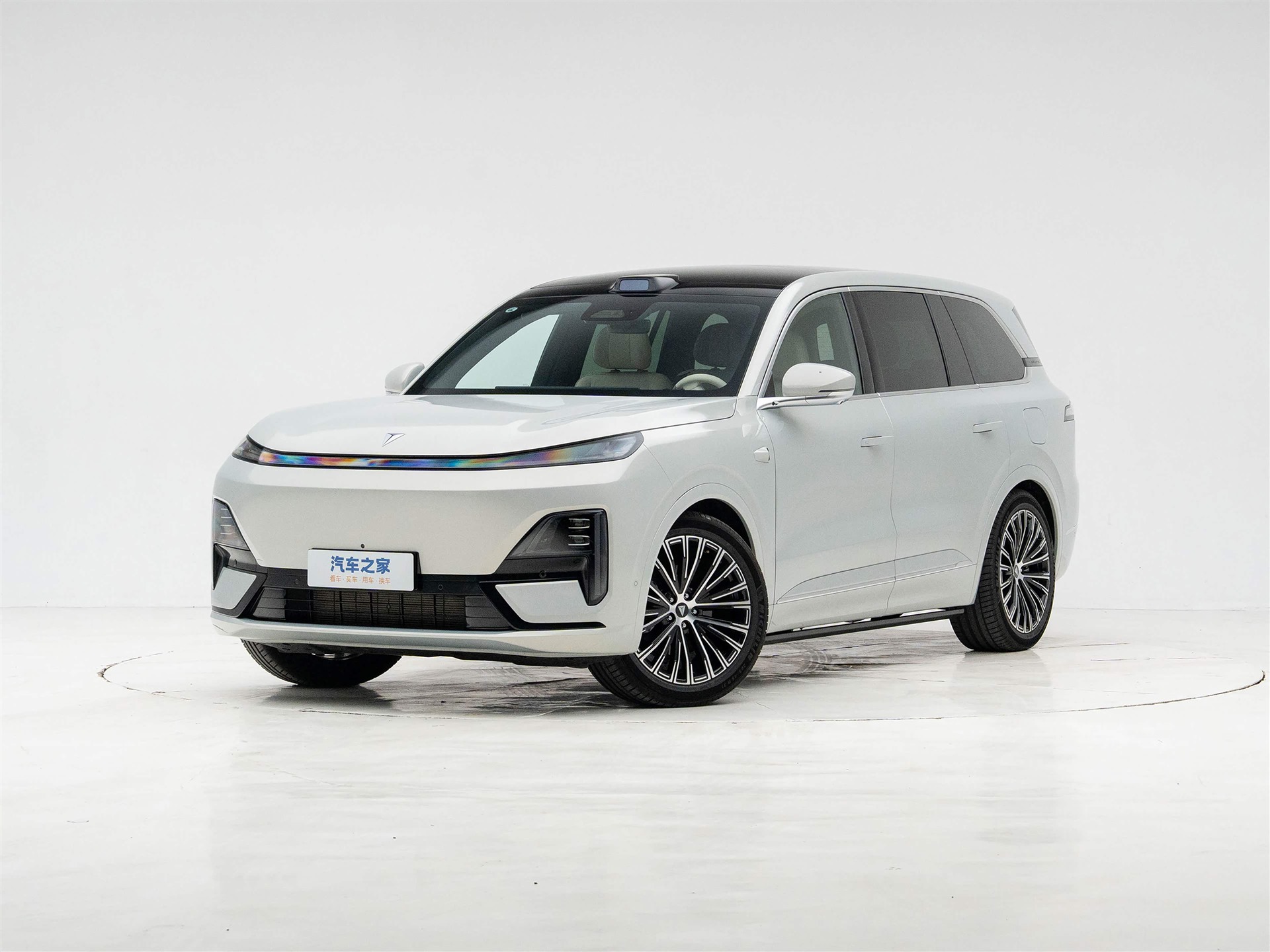 DEEPAL S09 Front three-quarter