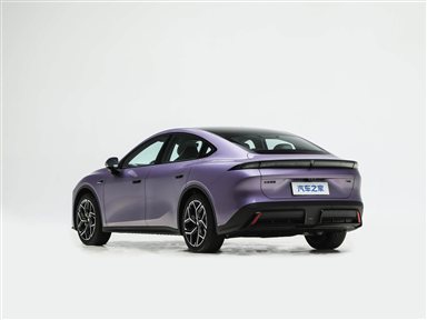 DEEPAL L06 Rear three-quarter