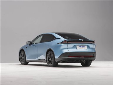 DEEPAL L07 Rear three-quarter